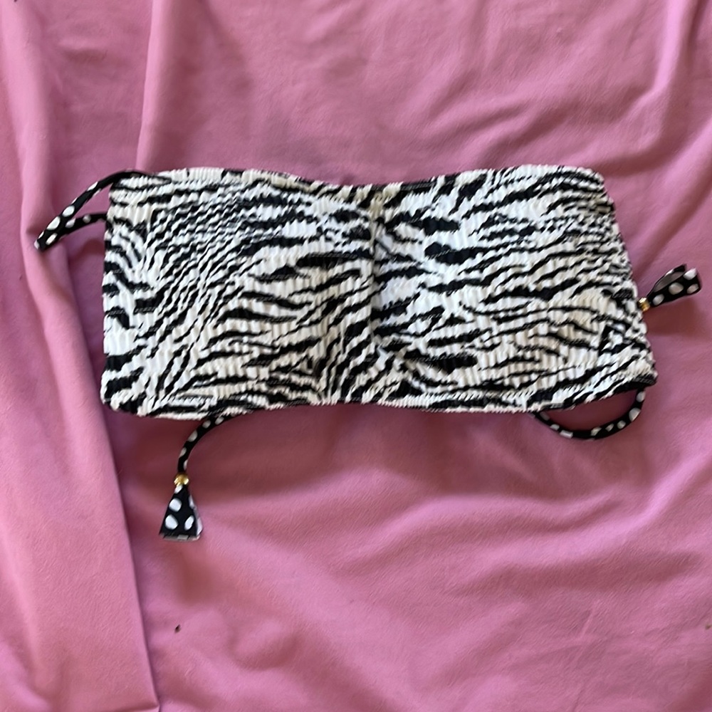 Victoria’s Secret strapless bikini top